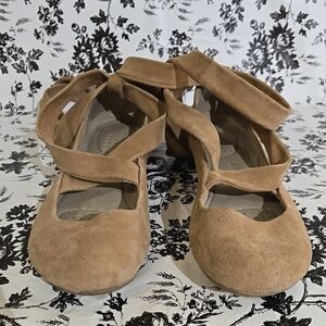 Women's Tan  Shoes B70